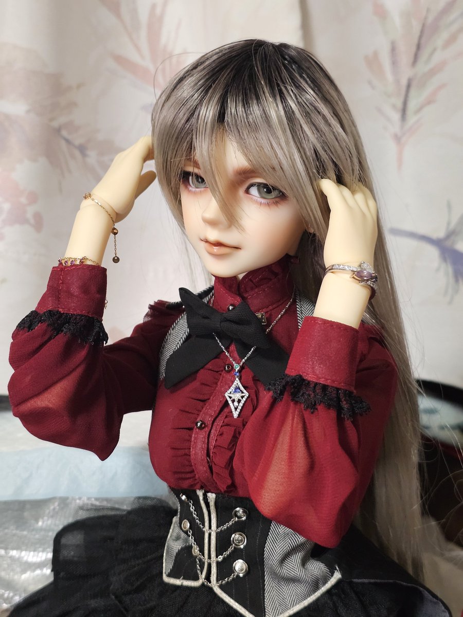 sazae_to_confit's tweet photo. 稜星が想像以上の酒癖の悪さに頭を抱える頼綱。
稜星の尊厳を守るために詳細は伏せた。
#おはどる
#SD16Girl
#SD17レイズナー
#うちの子かわいい https://t.co/H0UPk41Mr9