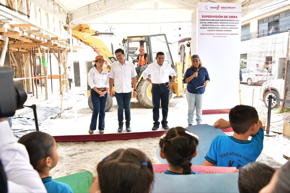TabascoJavier's tweet photo. Continuamos en Comalcalco, donde seguimos avanzando con obras que conectan caminos y familias, como el que entregamos recién rehabilitado, que va de la r/a Zapopal 1ra a Ignacio Zaragoza, y que ahora es más rápido y seguro de transitar; también supervisamos el avance de la construcción de aulas en la escuela primaria "Fausto Méndez Jiménez", con el que dignificaremos el espacio donde nuestra niñez estudia y se prepara para el futuro. 

Nos emociona mucho volver a esta gran tierra.