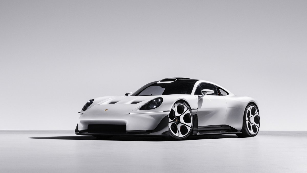 NEWCARinjapan's tweet photo. ポルシェ ミッションSが発表

911の上位モデルとして発売予定です。
ポルシェの歴代モデルからインスピレーションを得たデザインが特徴です。
大型のスクリーンを配置しないなど、アナログとデジタルの理想的な融合を目指しています。
駆動方式はMRで、パワートレインの詳細は発表されていません。 https://t.co/z6Z7sWRoHJ