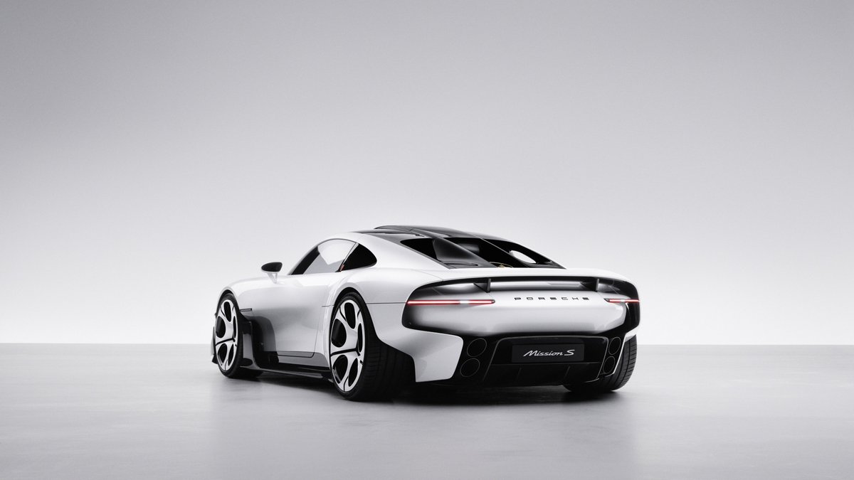 NEWCARinjapan's tweet photo. ポルシェ ミッションSが発表

911の上位モデルとして発売予定です。
ポルシェの歴代モデルからインスピレーションを得たデザインが特徴です。
大型のスクリーンを配置しないなど、アナログとデジタルの理想的な融合を目指しています。
駆動方式はMRで、パワートレインの詳細は発表されていません。 https://t.co/z6Z7sWRoHJ