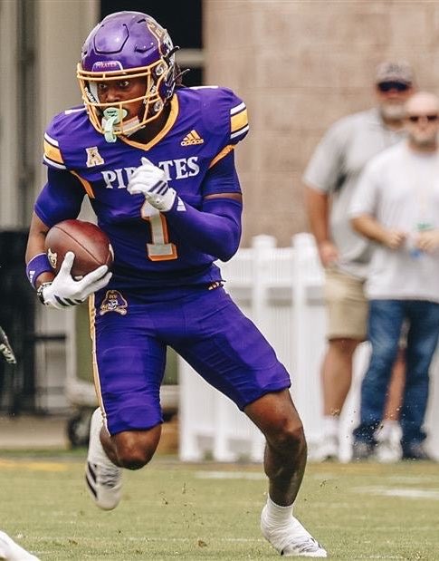B4SaturdayCFB's tweet photo. Tale of the Tape

ECU | UAB

Record: 3-2 | 3-3

PPG: 24.8 | 22.2

Points Allowed: 22.6 | 25.8

Yards Allowed: 319.6 | 316.8

3rd Down: 27.0% | 42.7%

3rd Down Defense: 32.5% | 39.7%

This is a must-watch American Conference game tonight! 

Which team comes away with a win? https://t.co/2wULhYk5bj