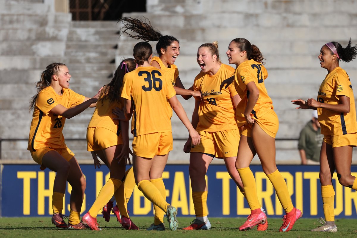 CalWSoc's tweet photo. 𝗔 𝗥𝗜𝗩𝗔𝗟𝗥𝗬 𝗧𝗛𝗥𝗢𝗨𝗚𝗛 𝗧𝗛𝗘 𝗬𝗘𝗔𝗥𝗦. 🐻⚽️

24 hours until another chapter of the Battle of the Bay.

#GoBears https://t.co/2D14bgVFHH