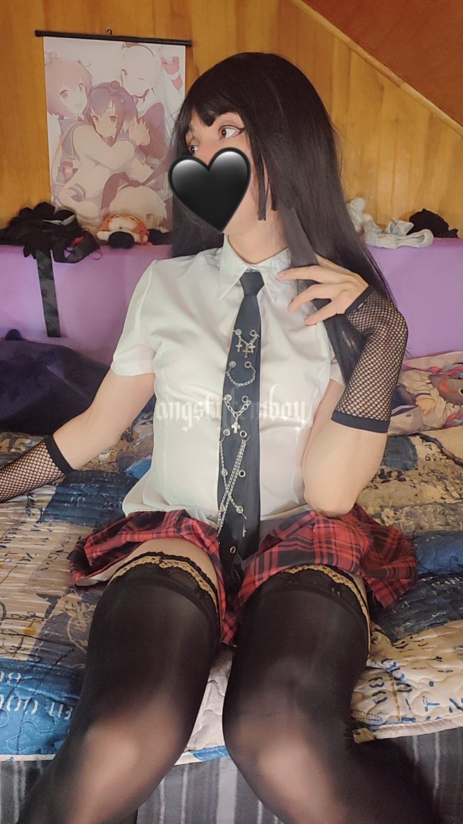 angstyfemboy's tweet photo. Estaré con un celu de mierda que apenas puede sacar fotos hasta quién sabe cuándo 😭

#crossdressing #twink #femboy #gaychile #伤娘 #男の娘 #伤娘ts https://t.co/tZP73gsW0Q