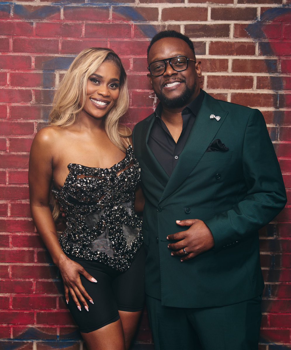 carelpedre's tweet photo. Mwen sonje premye fwa mwen te wè Rutshelle ap pèfòme sou yon sèn. Plizyè ane apre, men nou backstage nan Boston, apre li premye fanm ayisyen ki SOLD OUT MGM Music Hall! 🔥

Lè w konnen kote yon moun soti, lè w te temwen premye pa l, epi w gen chans wè kote travay, talan ak detèminasyon mennen l, se yon santiman ki difisil pou esplike.

Mwen fyè de pakou w fè, @rutshelle, de atis ou vin ye a, e sitou de jan w ap kontinye pouse limit yo pou mizik ayisyen an, pandan w ap ouvri chemen pou lòt fanm nan endistri a.

Gen moman ki fè m sonje poukisa m te toujou kwè nan talan w. Sa a se youn ladan yo!

Bravo sè Guillaume! Rete detèmine! ❤️🇭🇹 

📸: @dezobri 
👔: Azema