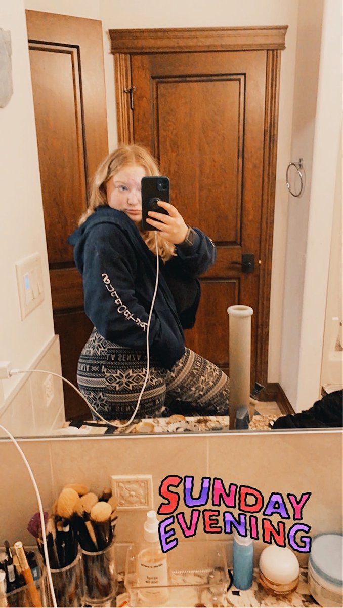 Dexz8r's tweet photo. Can anyone post my big titty sis https://t.co/4cpJ8PO8s3