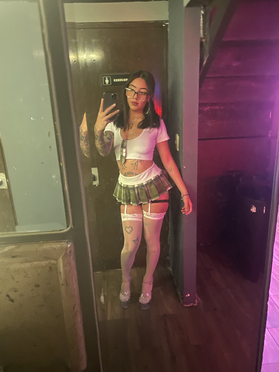 hkittyali's tweet photo. M gusta mucho vestirme de colegialaaaa , ya extraño trabajar T.T

#fypシ゚ #fypシ゚viralシ #mty #kittyali #xyzabc #viral #colegiala @hkittyali https://t.co/x8KAVJkGdv
