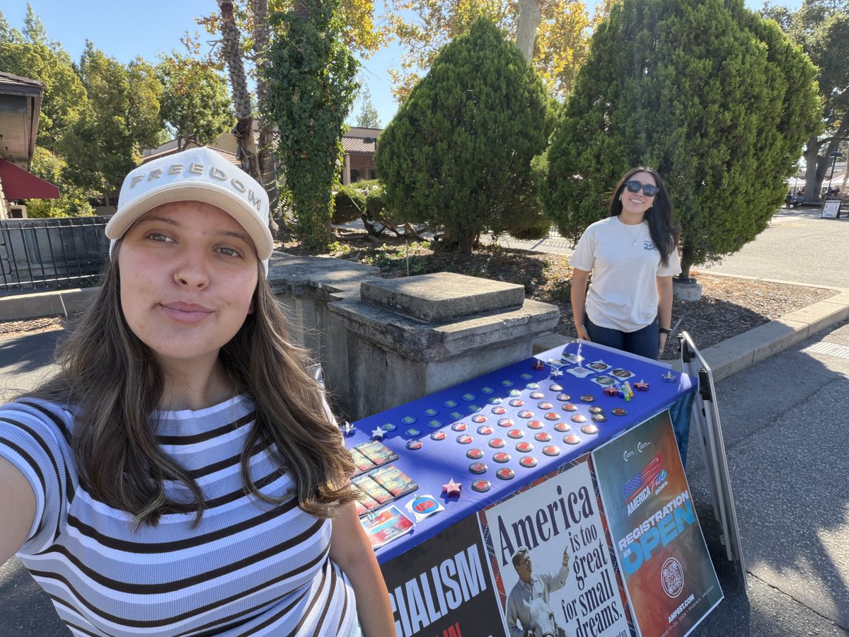 tabijean06's tweet photo. A FANTASTIC DAY AT DE ANZA COLLEGE!! This community college is no challenge for us, we got a ton of interested students who signed up excited to step up and lead an incredible club on this campus, I can’t want to see was De Anza does these up coming semesters! 🌁🇺🇸⭐️🔥 https://t.co/xPcHTs33wr