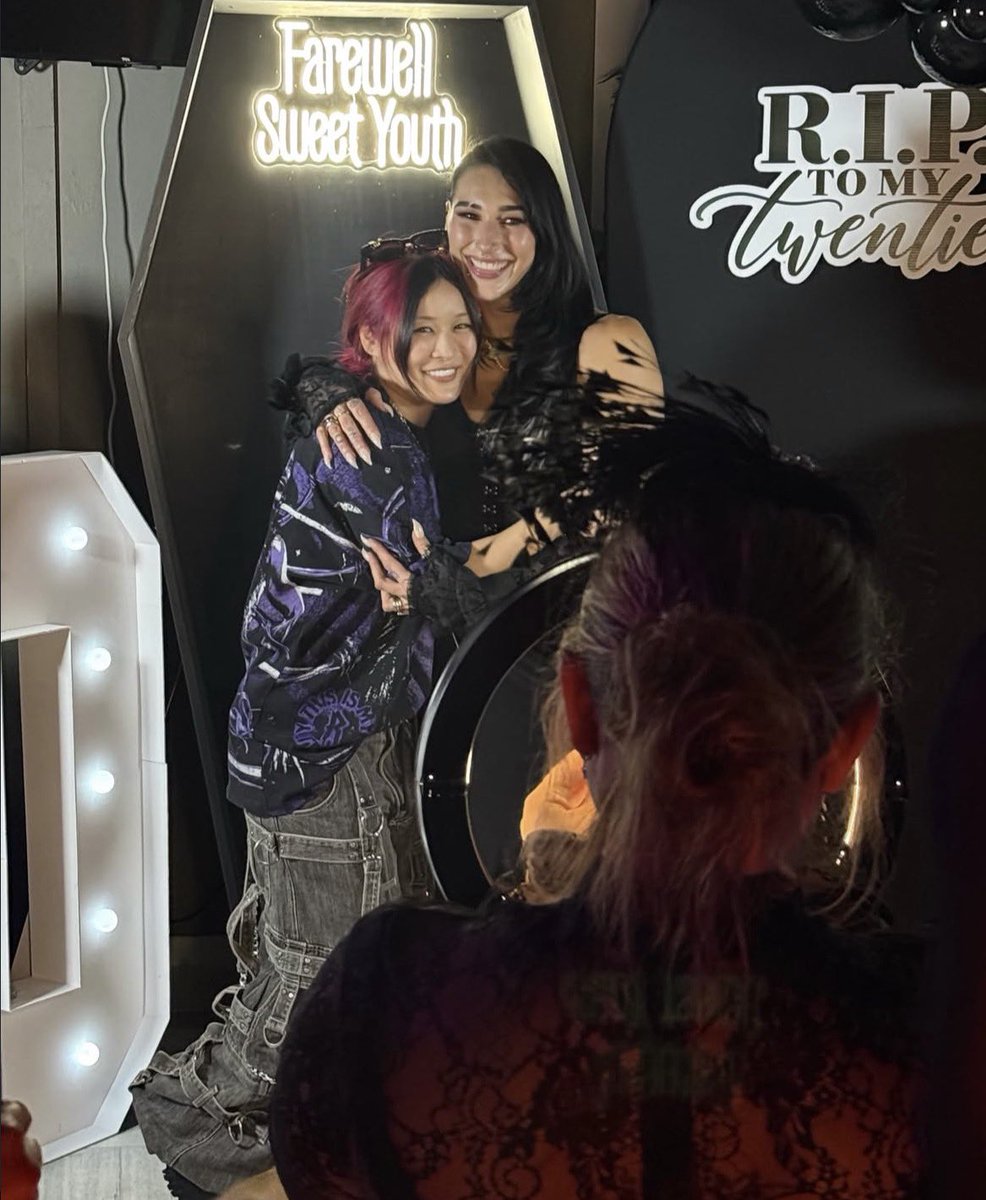 punksriptiide's tweet photo. Iyo went to Rhea’s birthday wearing a Rhea shirt oh I love them https://t.co/5kuONLR9l9