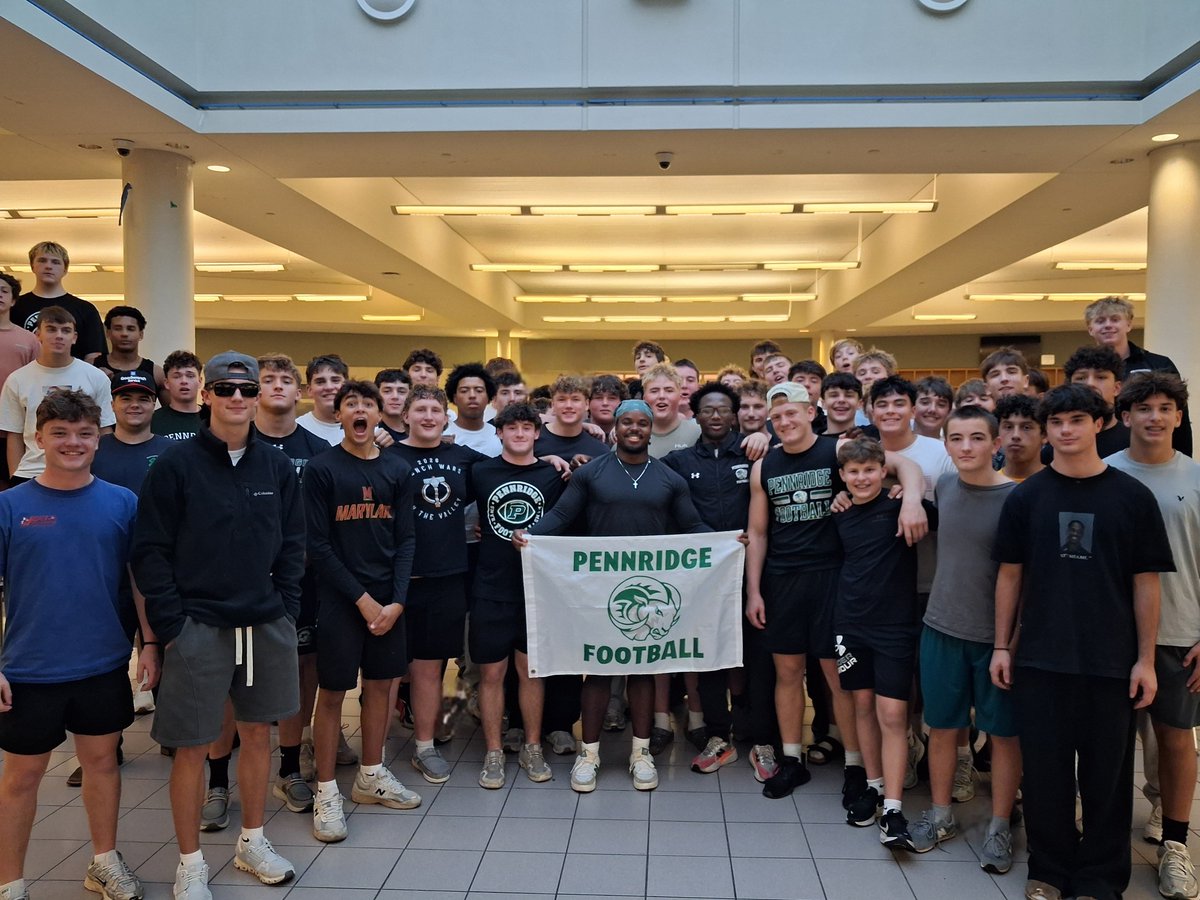PHS_RAMSFB's tweet photo. Thank you to Ram 🏈 alum Josh Pinkney for speaking to the current rams this evening at their weekly team dinner! 🐏🏈 https://t.co/uISOOUIeKk