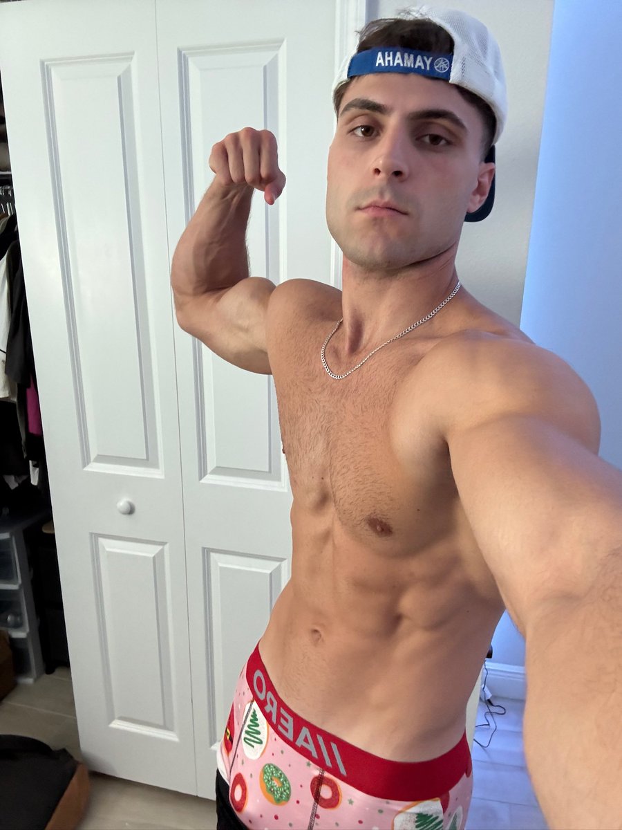 masterdean03's tweet photo. Come on bro what are you waiting for customs all day ��😈 https://t.co/vrTKjXWFZo