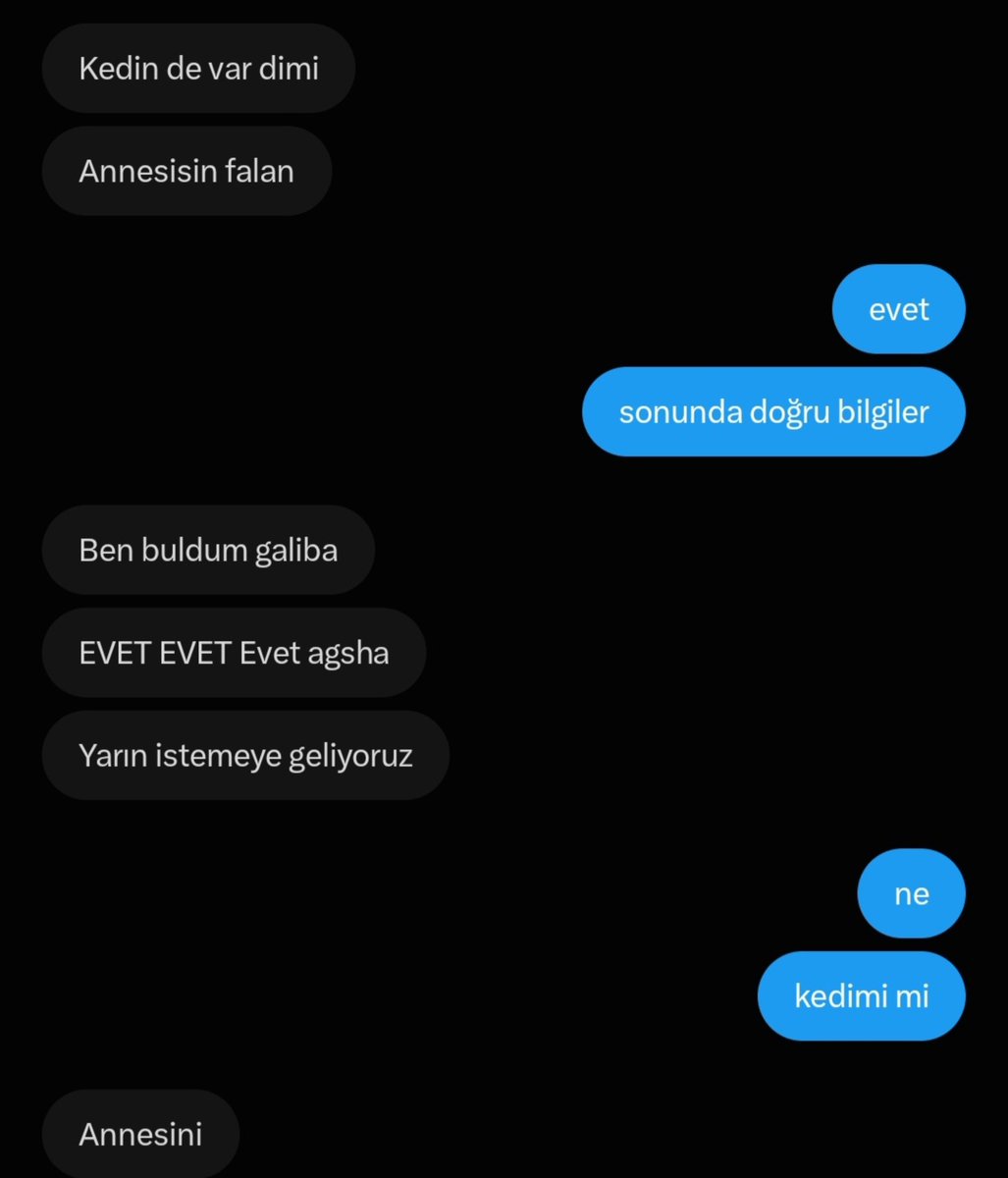 _wavesha_'s tweet photo. +efendim?
-alo, nerdesin napıyorsun
+klip çekiyoruz 
-sana bir şey söylemek istiyorum 
+söyle, dinliyorum
-ben aşık oldum 
+kime?? 
-sana https://t.co/HCm5x2hEDq