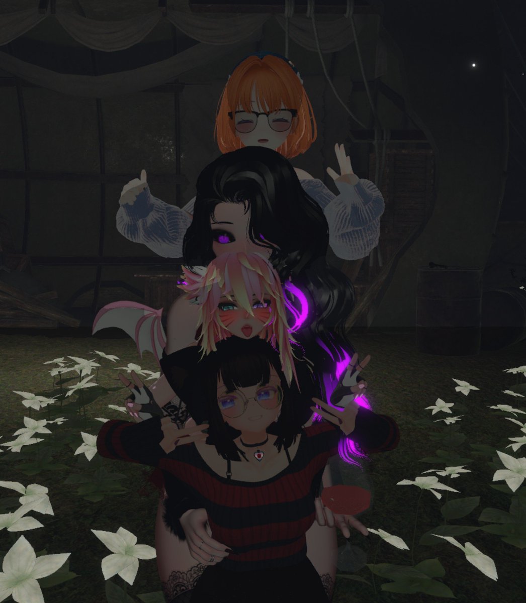VRPollyXD's tweet photo. throwback to when i was slightly younger and apparently thought beIng a human jenga tower was a good idea
some of my favourite people ❤️
#ThrowbacK #VRChat #GoodFriends https://t.co/sNUA2o8H60