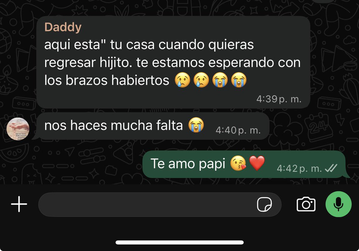 EduardoMtSantos's tweet photo. Le mandé esta imagen a mis papás para darle las gracias y ahora me tuve que venir al baño de la oficina a llorar por su respuesta JAJA https://t.co/eNgZQ7lJ0U