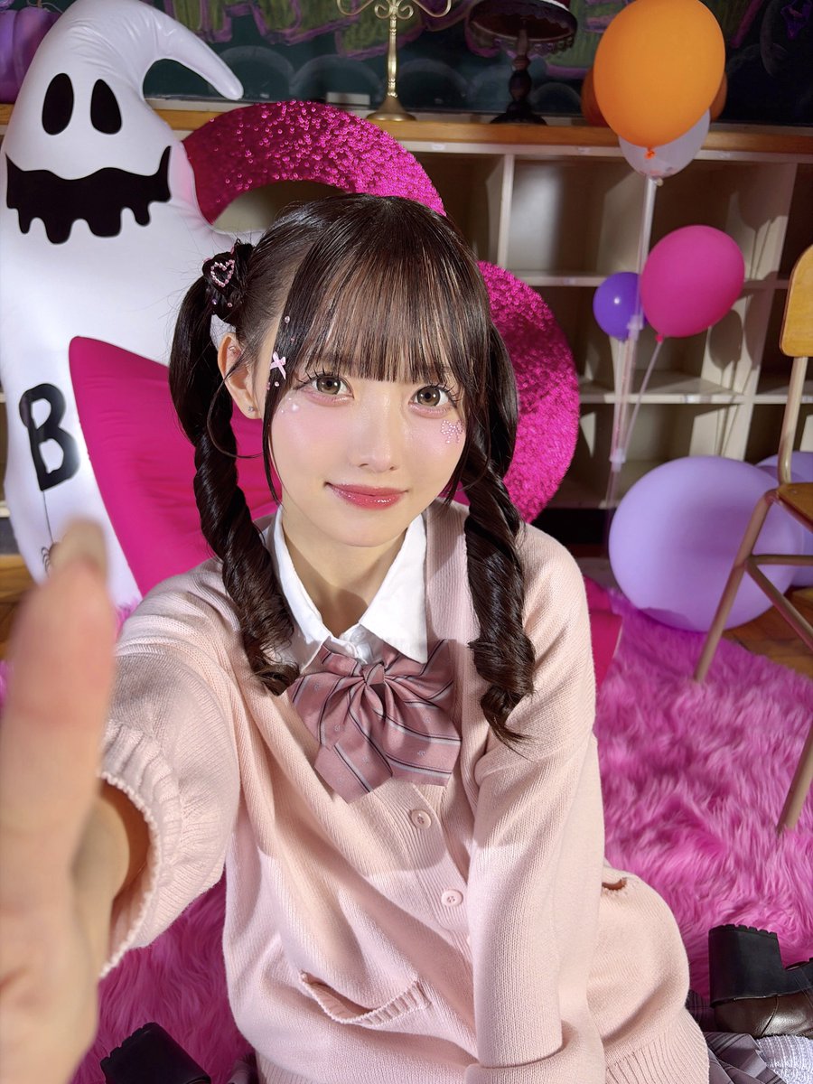 momonamatsumoto's tweet photo. 金曜日のおはよう♡お天気続いて嬉しいね🎀

今日も応援してるね(^ o̴̶̷̤  ̫ o̴̶̷̤^)ฅ

🫵🏻or🫶🏻どっちにする？ https://t.co/j5STGbRbHM