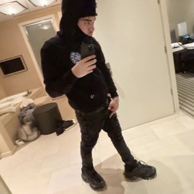 slashhrrrr's tweet photo. #NewProfilePic https://t.co/T31KRJlOAL
