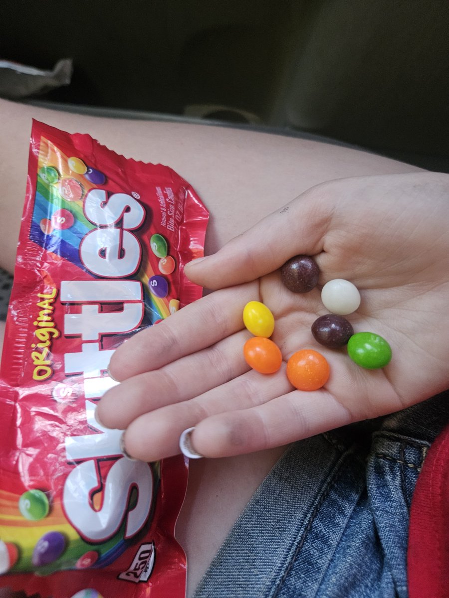 Deadbunny421's tweet photo. Hey @Skittles, I think your rainbow has a glitch. Do I need to restart the bag? ๐๐พ
#Skittles #GlitchInTheMatrix #RareFinds #TasteTheRainbow #FoodFail https://t.co/g9SFKefDPe