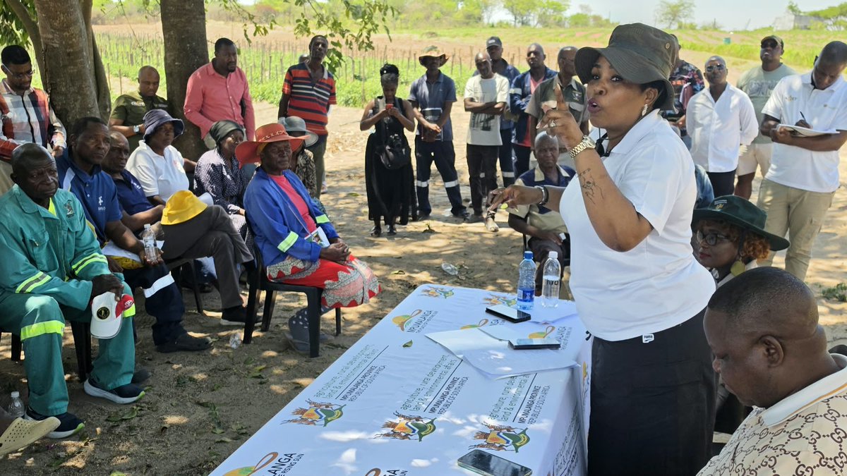 MpuDardlea's tweet photo. MEC Khethiwe Moeketsi visited Dingleydale Irrigation Scheme farmers near Thulamahashe after she had visited the group shortly after heavy rains caused devastation in January this year.  She also encouraged them to register as suppliers at the Mpumalanga International FoodMarket. https://t.co/x0eSC8Q3bx