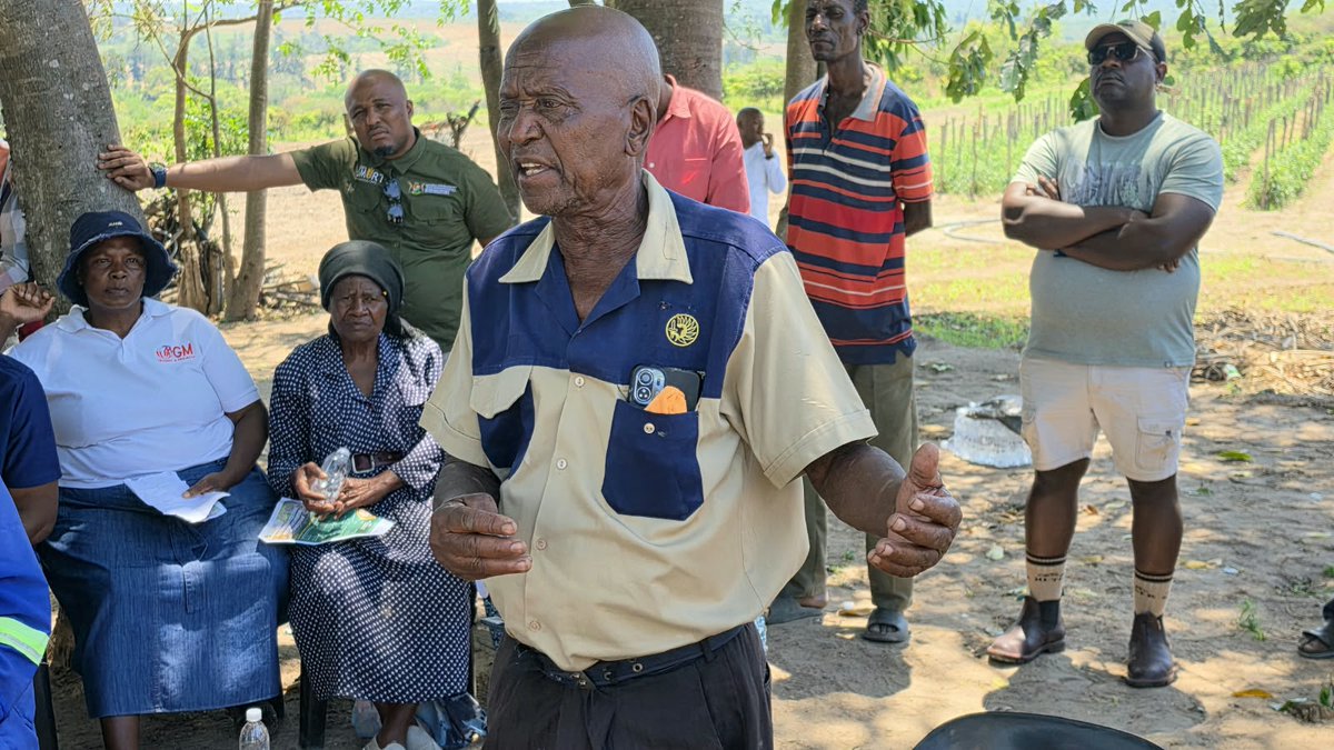 MpuDardlea's tweet photo. MEC Khethiwe Moeketsi visited Dingleydale Irrigation Scheme farmers near Thulamahashe after she had visited the group shortly after heavy rains caused devastation in January this year.  She also encouraged them to register as suppliers at the Mpumalanga International FoodMarket. https://t.co/x0eSC8Q3bx