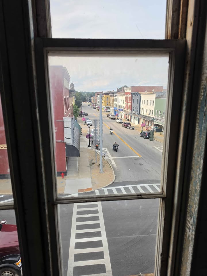 shagbark_hick's tweet photo. If it weren't for the way the ADA was written, every 2nd and 3rd floor of downtown buildings in all of America's small towns could look like this.

Instead, most of these units are empty and in ruins. All because the ADA would require them to install an elevator... https://t.co/QjDC9pfqU6
