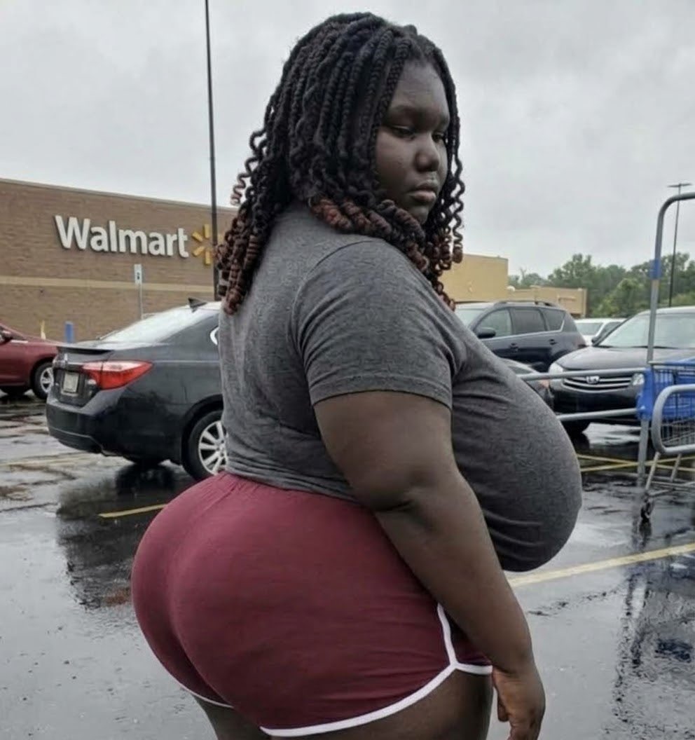 JocelynAbara's tweet photo. You see me at Walmart. What you gone say to get my attention? https://t.co/BjYHAZlFkU