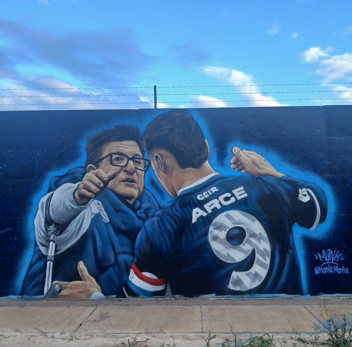 martinferrusso's tweet photo. Alfredo y Alex tienen su mural en Las Heras. Vamos todos juntos #IndependienteRivadavia https://t.co/psRrBrDXre