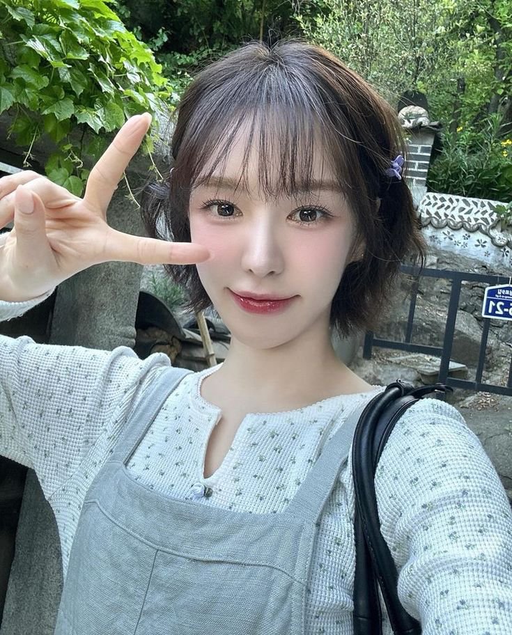 csq_empire1920's tweet photo. good morning! let's kuliah dulu, sebentar lagi ujian semester dan sebenernya lagi males liat tampang salah satu dosen yang nyebelin! https://t.co/EXBOoAeOtd
