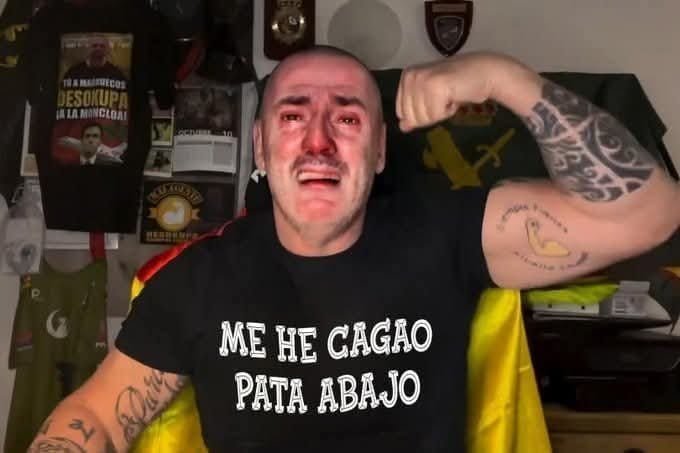 NoTengoJefe's tweet photo. @bertrandmyd Tú te meas y éste se caga:

#Stephen https://t.co/lAP2kH6etI