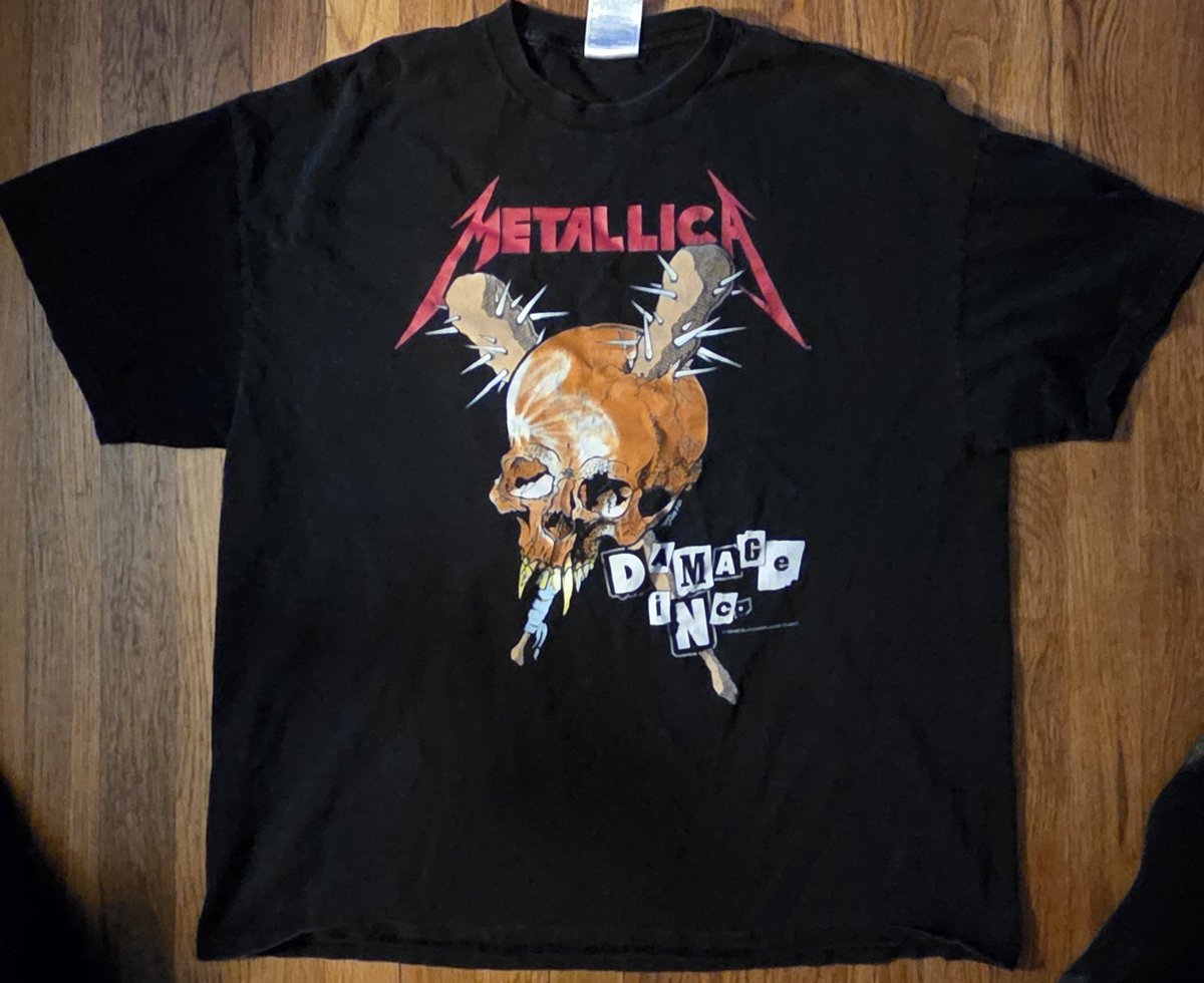 CevettoRal65985's tweet photo. Here's the Thursday #metalshirt of the night as #Metallica prepares to play The Sphere in Vegas once again as part of their #LifeBurnsFaster residency there. #Pushead #DamageIncTour #HeavyMetal https://t.co/h852dH2CRU