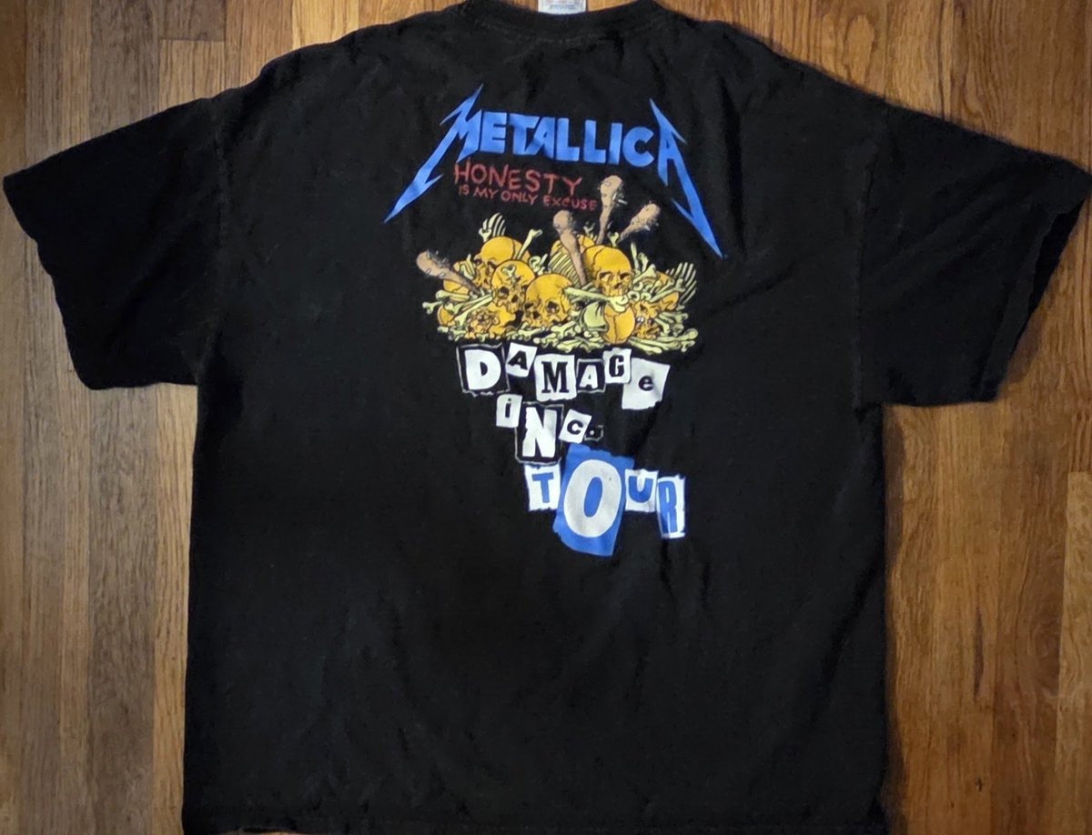 CevettoRal65985's tweet photo. Here's the Thursday #metalshirt of the night as #Metallica prepares to play The Sphere in Vegas once again as part of their #LifeBurnsFaster residency there. #Pushead #DamageIncTour #HeavyMetal https://t.co/h852dH2CRU