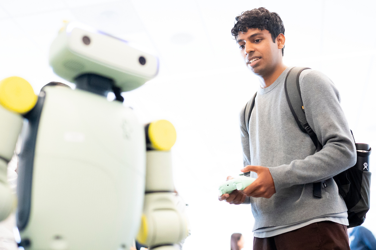 Cal_Engineer's tweet photo. More scenes from UC Berkeley Engineering’s robotics showcase at Homecoming this past weekend! 

(Photos by Adam Lau / UC Berkeley Engineering) https://t.co/mPHadGd6Qp
