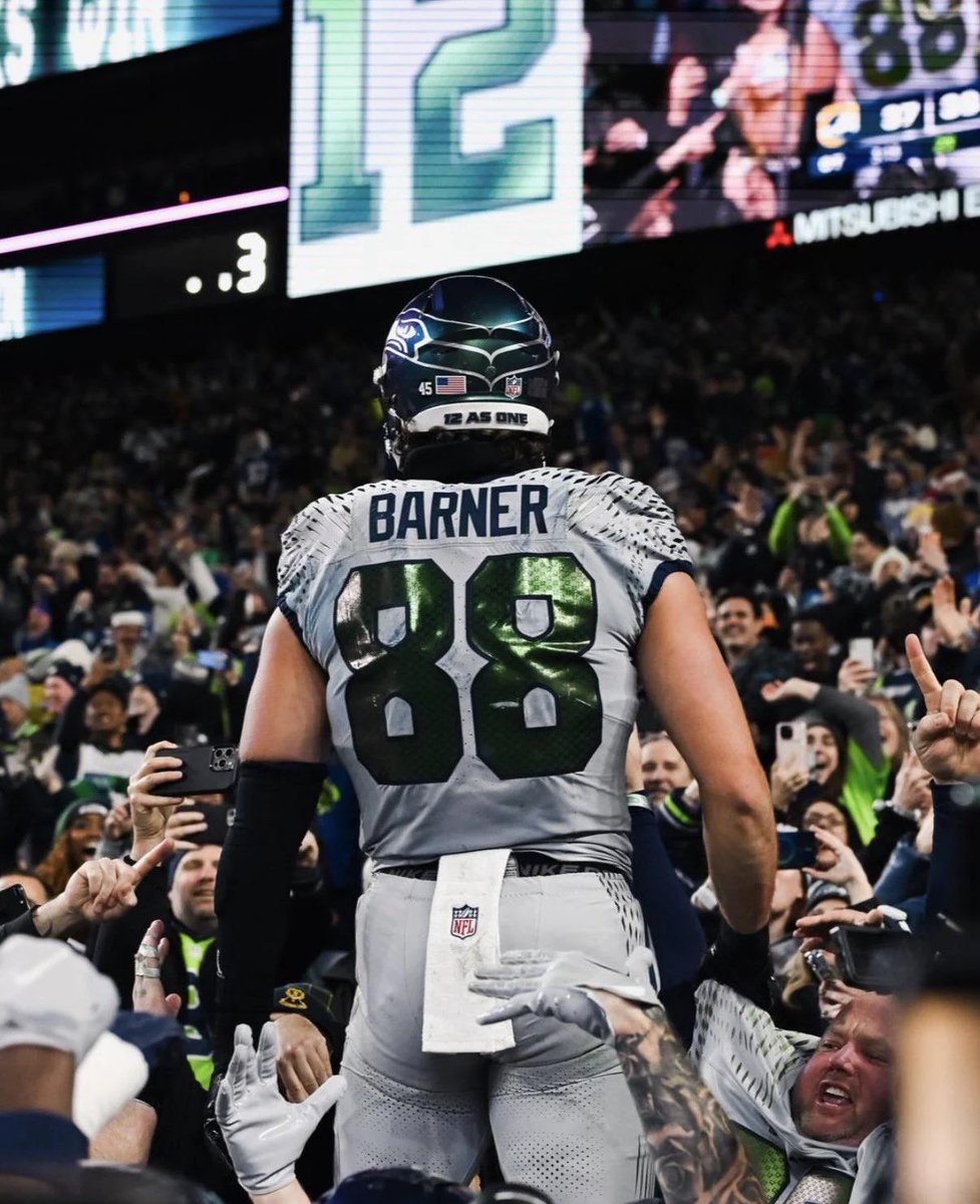 DubsByDrake's tweet photo. 🏈 TNF PLAY #5 🚨

🎯 ANYTIME TDs

👤 Jaylen Waddle (+260) | 0.5U
👤 AJ Barner (+275) | 0.5U

Locked in 🔒 POTN coming next ⭐

Who's Tailing? ❤️‍🔥 Below
#GamblingX #NFL https://t.co/LMVfmOzPMK