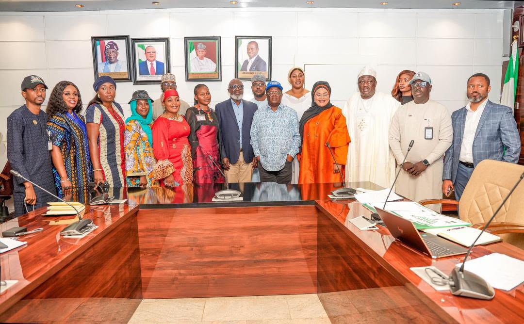 ezecoool's tweet photo. UMAHI INAUGURATES MEMBERS OF ODDG, INFRASTRUCTURE, MOBILISATION AND SENSITISATION, 2027 APC PRESIDENTIAL CAMPAIGN COUNCIL (PCC) https://t.co/4yWfLDFK6Q