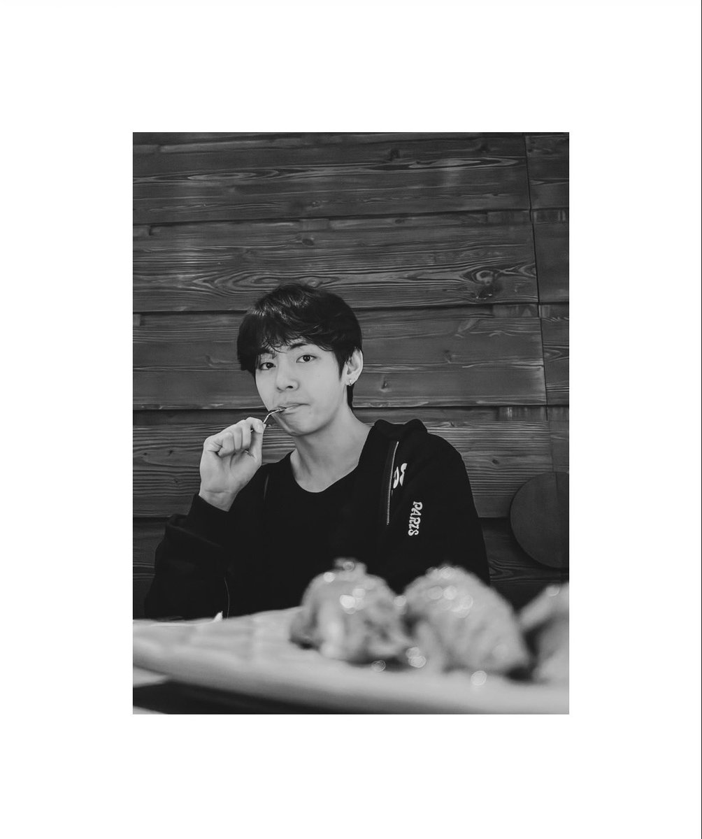 thvdiaries's tweet photo. these beautiful of taehyung by jungkook https://t.co/G8ueKgg7rW