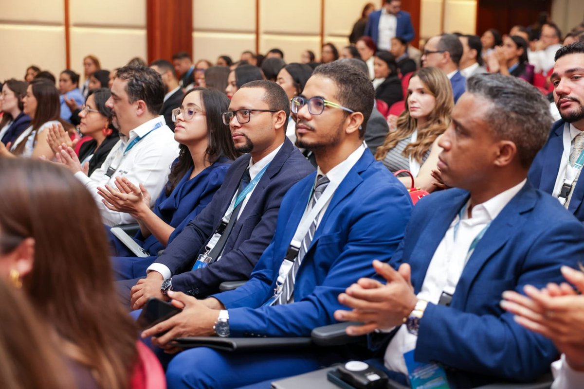 MapRDo's tweet photo. Durante la primera jornada, se analizaron temas prioritarios como la aplicación de la inteligencia artificial a la mejora regulatoria, la simplificación administrativa y los retos de los gobiernos subnacionales para llevar a cabo reformas efectivas. https://t.co/EjdMUvbeCT