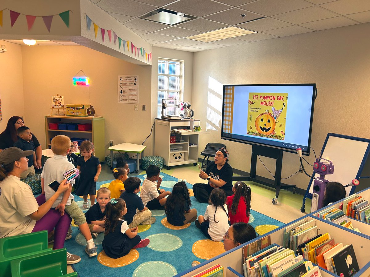 RamirzMichelle's tweet photo. 📚🎃 Our very first Book Club is in full swing! Families enjoyed reading “It’s Pumpkin Day, Mouse!” and decorated their own cookie. A big thanks to our wonderful librarian, Ms. Santos, for making literacy extra sweet and fun! 🤗💜@IrvingLibraries @IrvingISD @PierceECPandas https://t.co/jQXoD4NACp