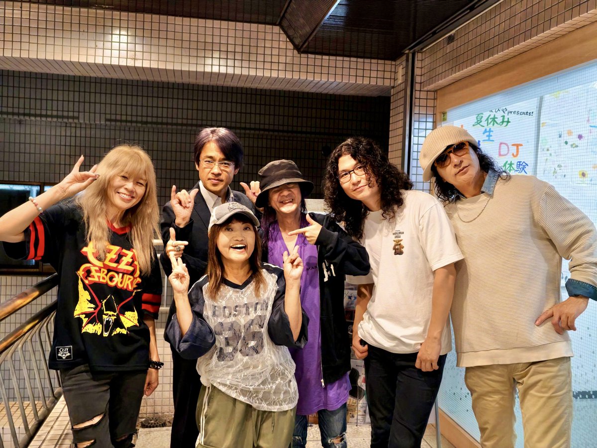 pandamarket's tweet photo. 昨夜は飛び入りゲストに「イケメン評論家」の沖 直美さんをお迎えしました。3度目のご出演、準レギュラーですね 笑。楽しかったです。リアタイ聴き逃した方はアーカイブ公式お楽しみに！ 

#AURA元気
#コマラジ https://t.co/cHSacJYlv4