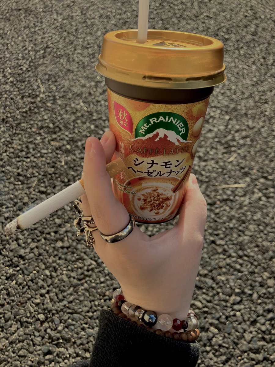 7HR33_4M's tweet photo. 今日のデイリ〜ク工ス卜‼️

左頬だけ日焼けしそうなくらい
朝日が眩しくてまぶシーサー https://t.co/nYhufAxwTd