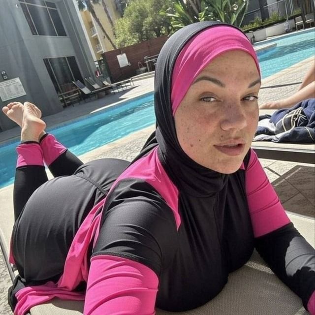 aishakhalifa45's tweet photo. ودعن يا فصل الصيف https://t.co/bF9fVV88Ho