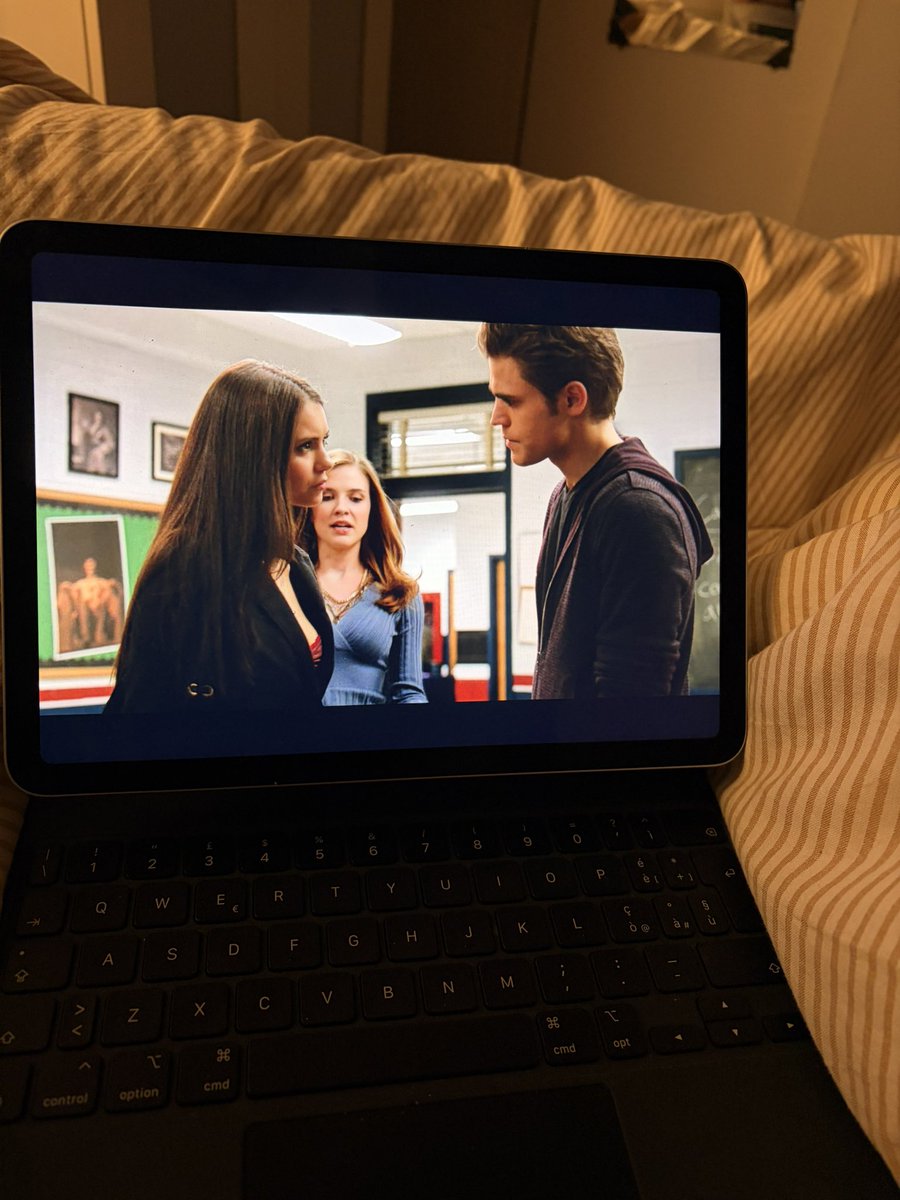 rmheendis's tweet photo. Mio rewatch autunnale 🍂 #TheVampireDiaries https://t.co/wXlkwUqP3z