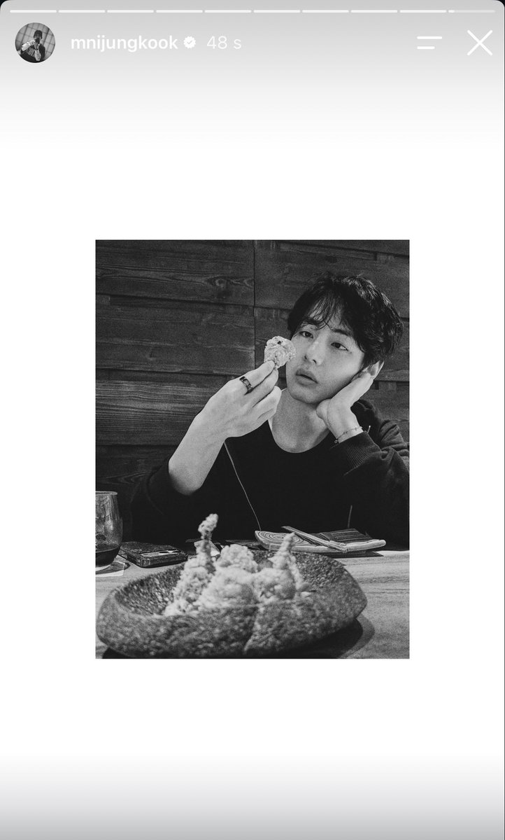 RiseOnBangtanAr's tweet photo. 📸 >> Historias de #JUNGKOOK en Instagram.

#BTS #방탄소년단 @BTS_twt @bts_bighit https://t.co/f2IiEPbgHU