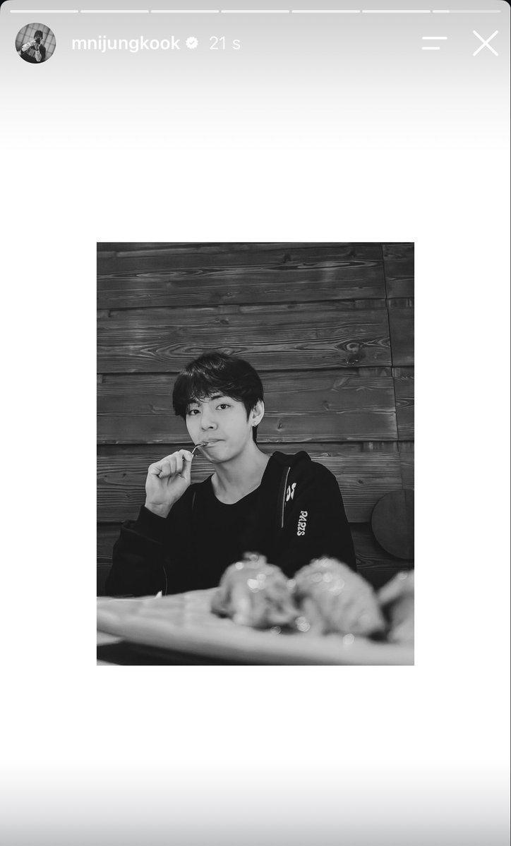 RiseOnBangtanAr's tweet photo. 📸 >> Historias de #JUNGKOOK en Instagram.

#BTS #방탄소년단 @BTS_twt @bts_bighit https://t.co/f2IiEPbgHU