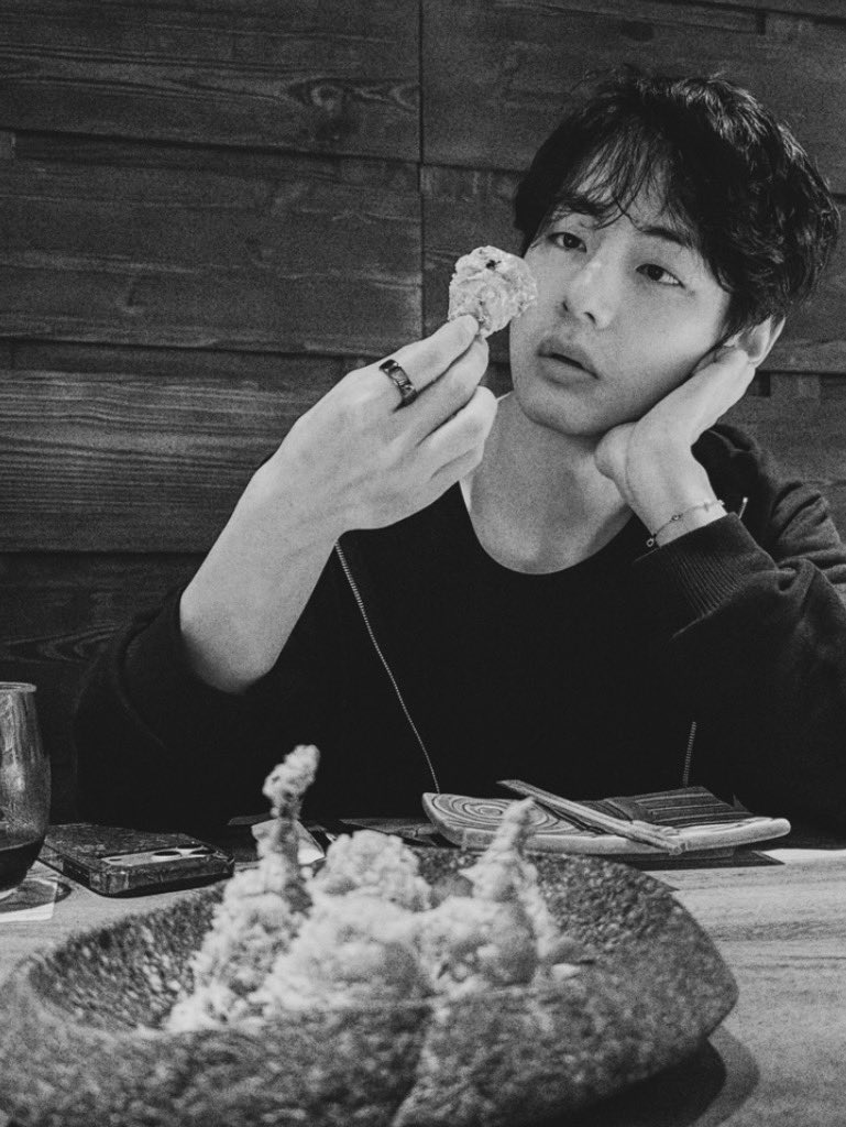 ktaehbrasil's tweet photo. Taehyung fotografado por Jungkook 📸 https://t.co/1XpdCKw6cd
