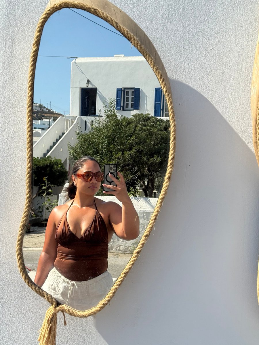 theleilanilust's tweet photo. Sun kissed skin and sweet island vibes https://t.co/FIiKoAxzy0