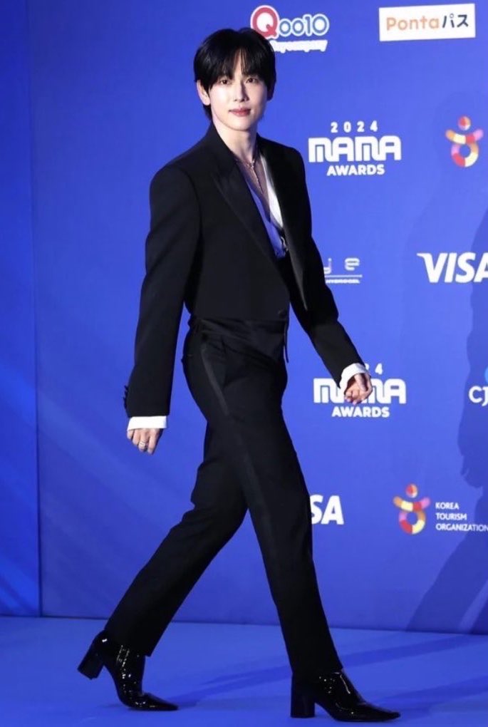 lusciouswookwan's tweet photo. siwan in high heels is my fav thing https://t.co/hcjCzow2FV