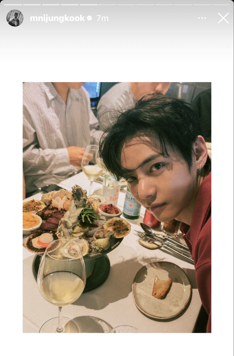 jjkgaIlery's tweet photo. JUNGKOOK JUST POSTED THESE PHOTOS OF TAE 🥹 https://t.co/mrS3BGpVRE