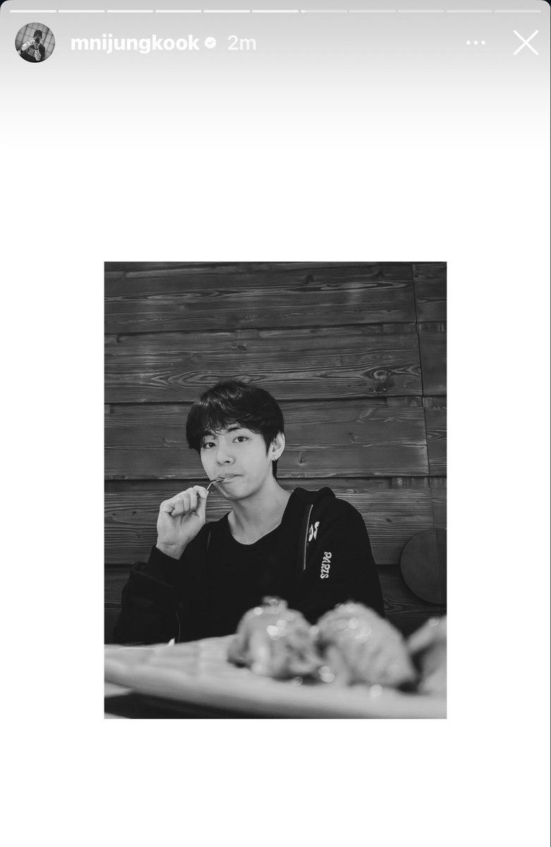 jjkgaIlery's tweet photo. JUNGKOOK JUST POSTED THESE PHOTOS OF TAE 🥹 https://t.co/mrS3BGpVRE