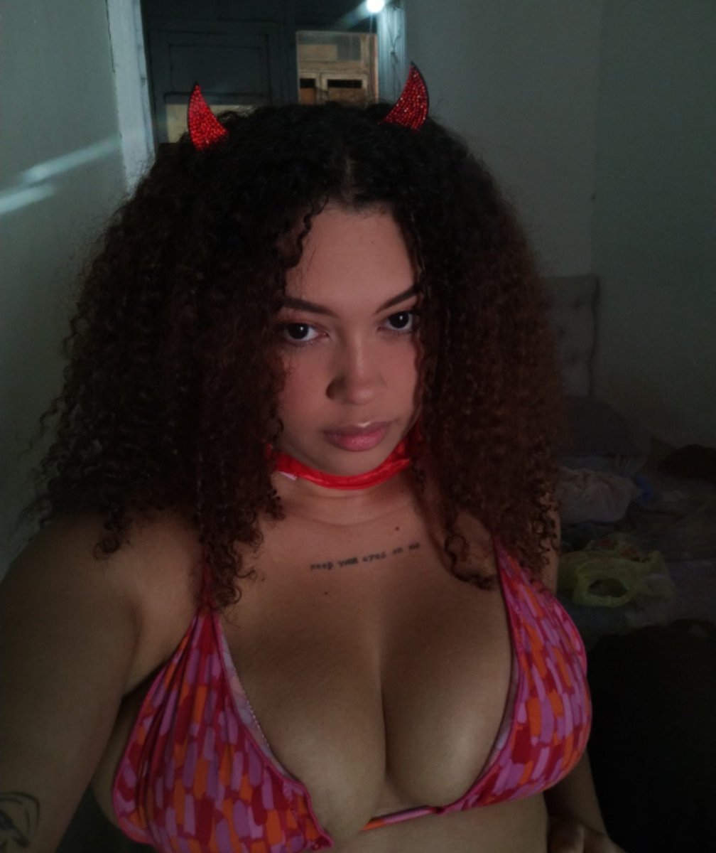 souzzx0's tweet photo. ⭐💋 https://t.co/yjVmbDrf3J