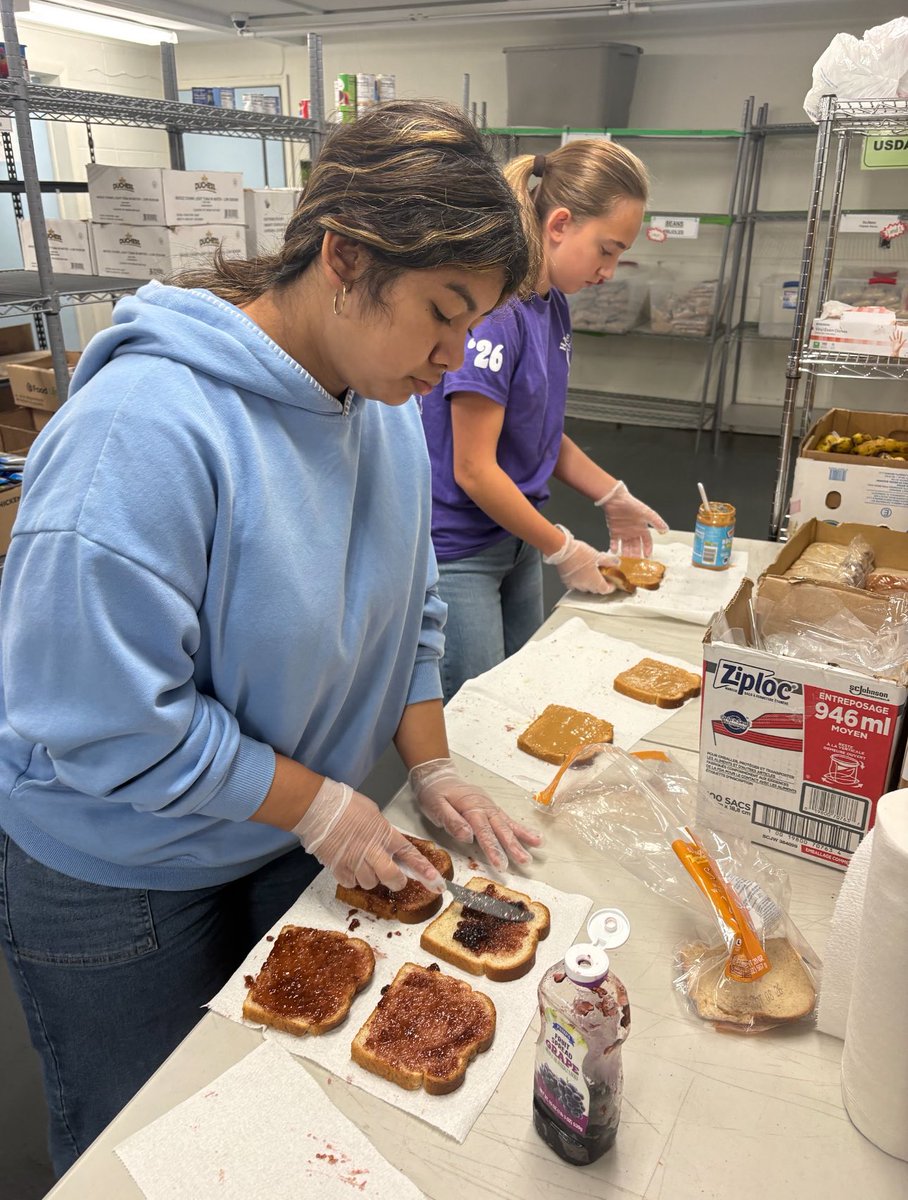 HandleyInteract's tweet photo. Nothing like helpin the community, thanks CCAP! 😎 https://t.co/cuEiy3TyER