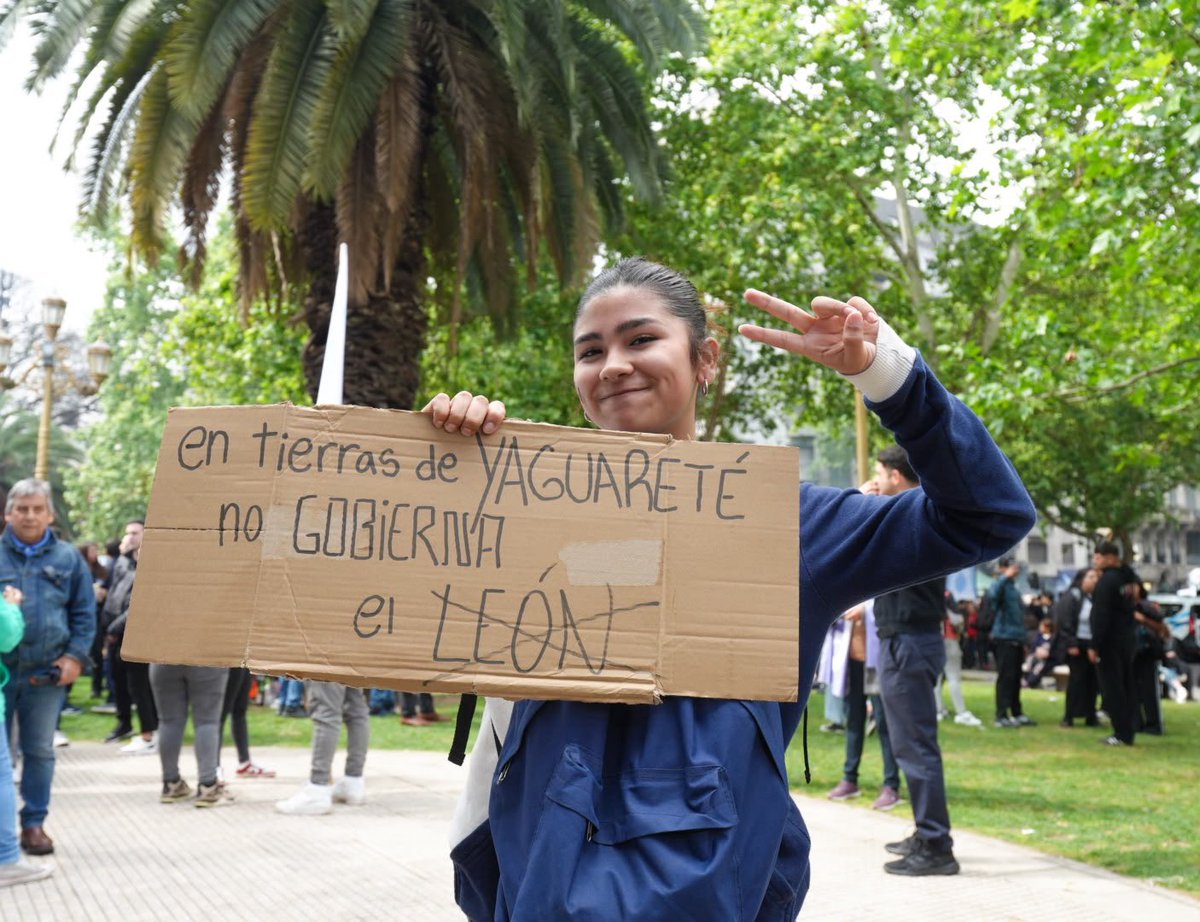 FrenteRenovador's tweet photo. Cumplir con la Ley de Financiamiento Universitario no es opcional: es la obligación del Gobierno con docentes y estudiantes.

Marchamos en defensa de la educación, motor de la igualdad y de la movilidad social ascendente en nuestro país. https://t.co/vJFWT3W4yK