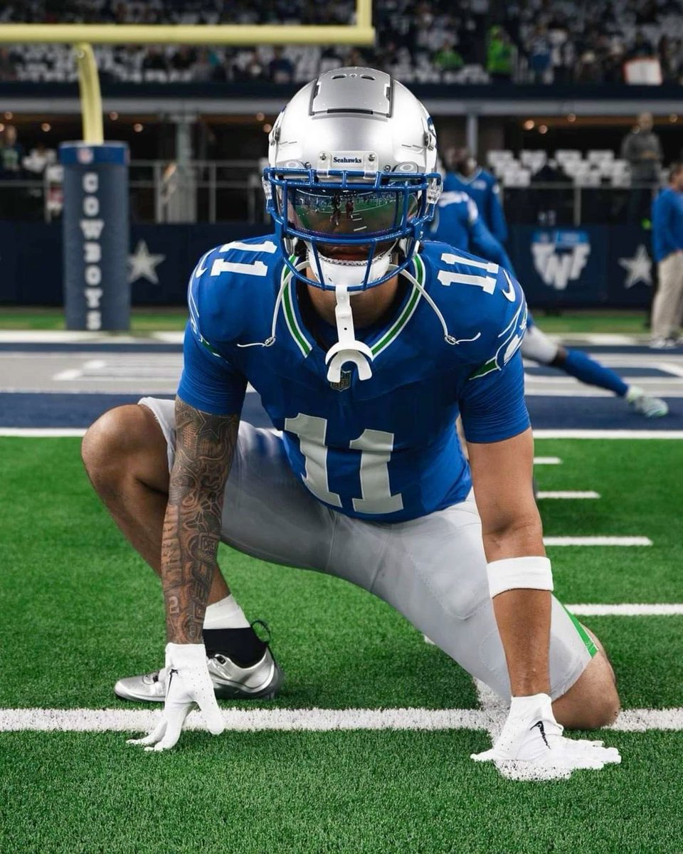 DubsByDrake's tweet photo. 🌙 TNF • SEAHAWKS vs BRONCOS 🌙

⭐ PICK OF THE NIGHT ⭐

🦅 Seahawks -2.5
💰 -120 | 🔥🔥 2U

🧠 Spread play. 2 units. Doubling up on the one I like most.
🔒 Full card dropping next ⏰

Who's Tailing? ❤️‍🔥 Below
#GamblingX #NFL https://t.co/EPXwA68lr7